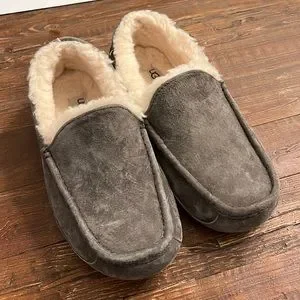 UGG | Shoes | Mens Size 9 Gray Ugg Ascot Slippers | Poshmark display picture 2